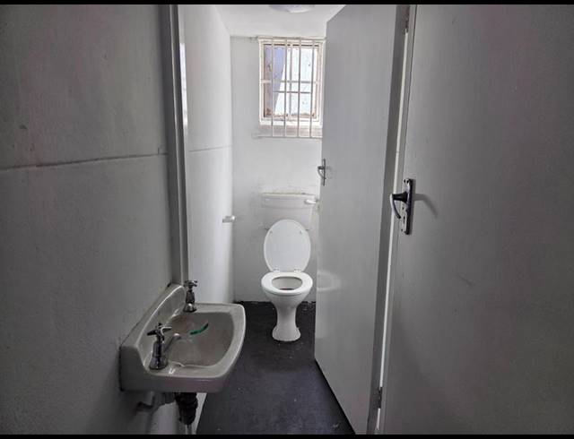 BUSINESS PROPERTY TO RENT IN SALT RIVER